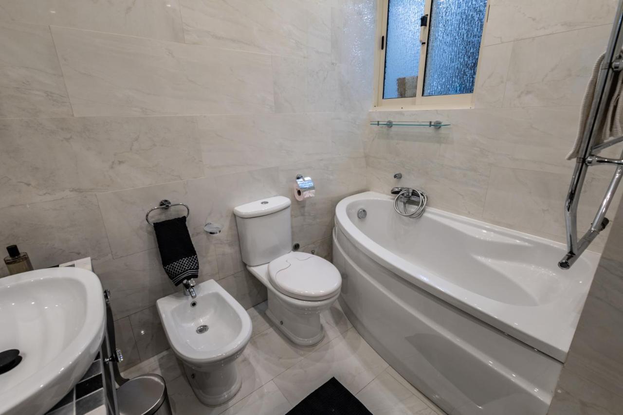 Blue Eye - Waterfront Home In A Scenic Location Birgu Ngoại thất bức ảnh
