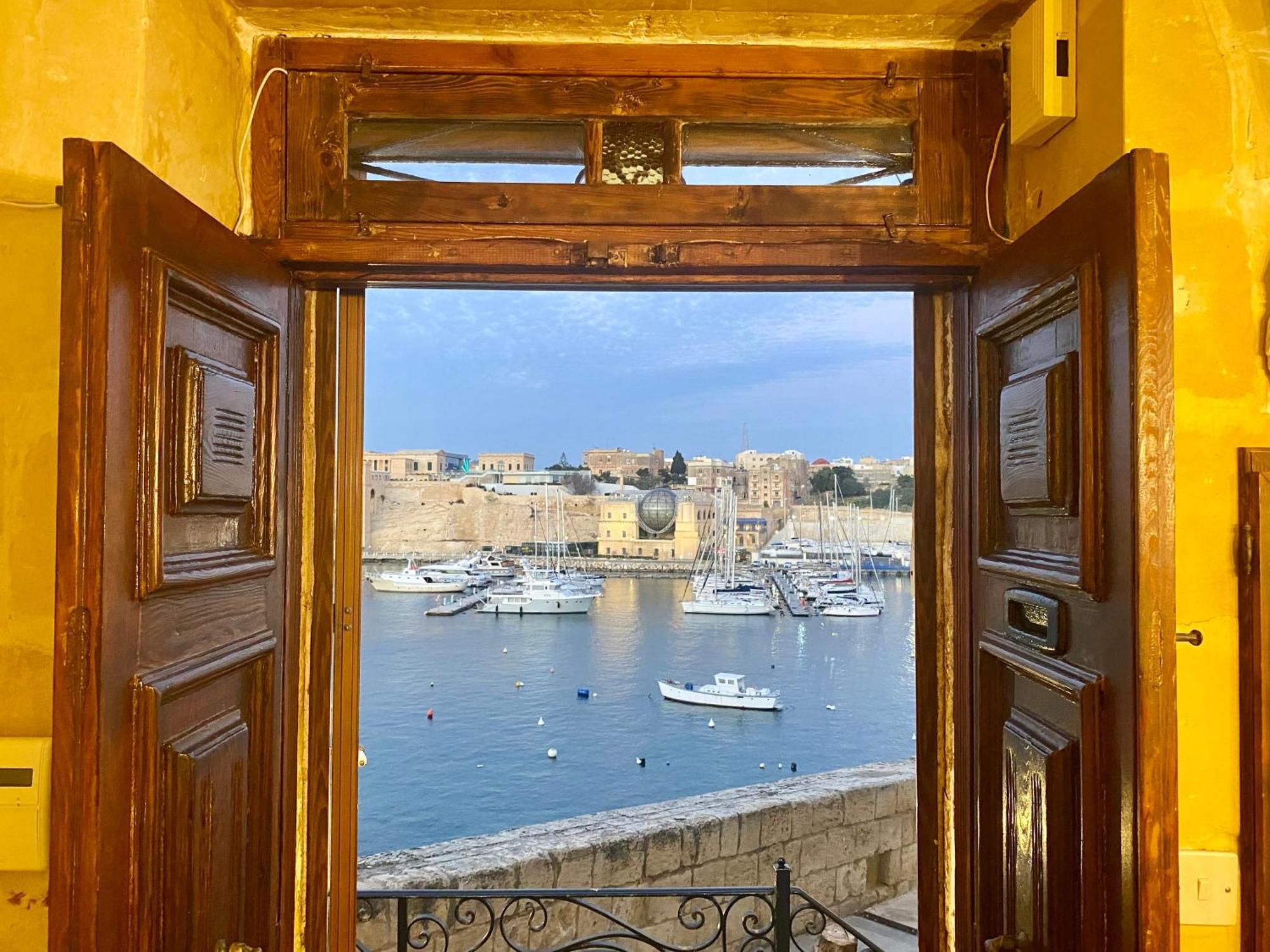 Blue Eye - Waterfront Home In A Scenic Location Birgu Ngoại thất bức ảnh